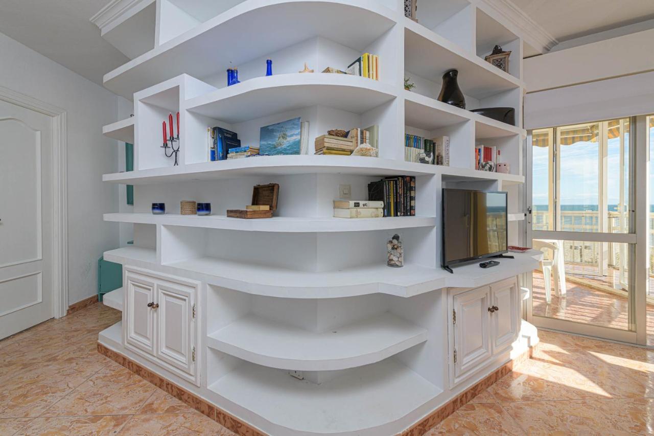 Great Location And Frontal Sea View Apartment Fuengirola